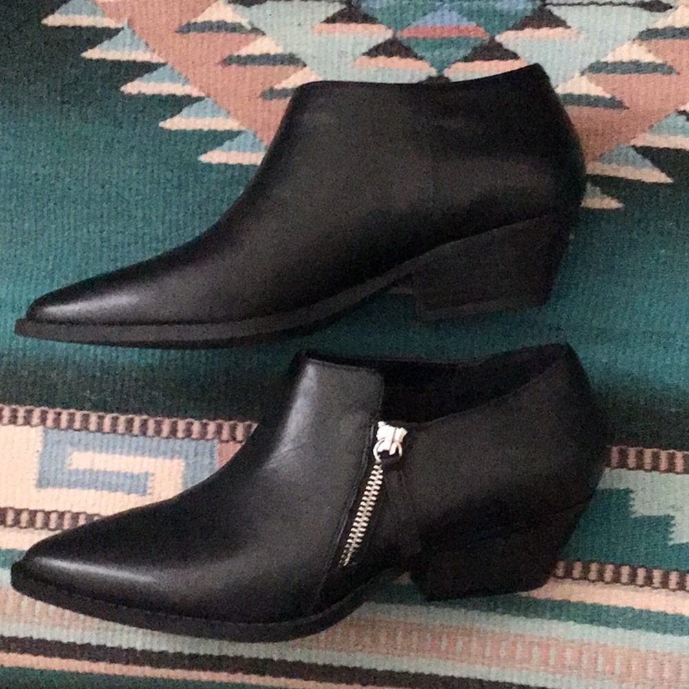 Chelsea &Violet Ankle Boots - Picture 3 of 6